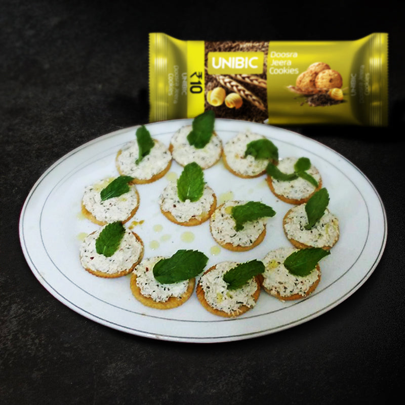 Herbed Labneh Canapes